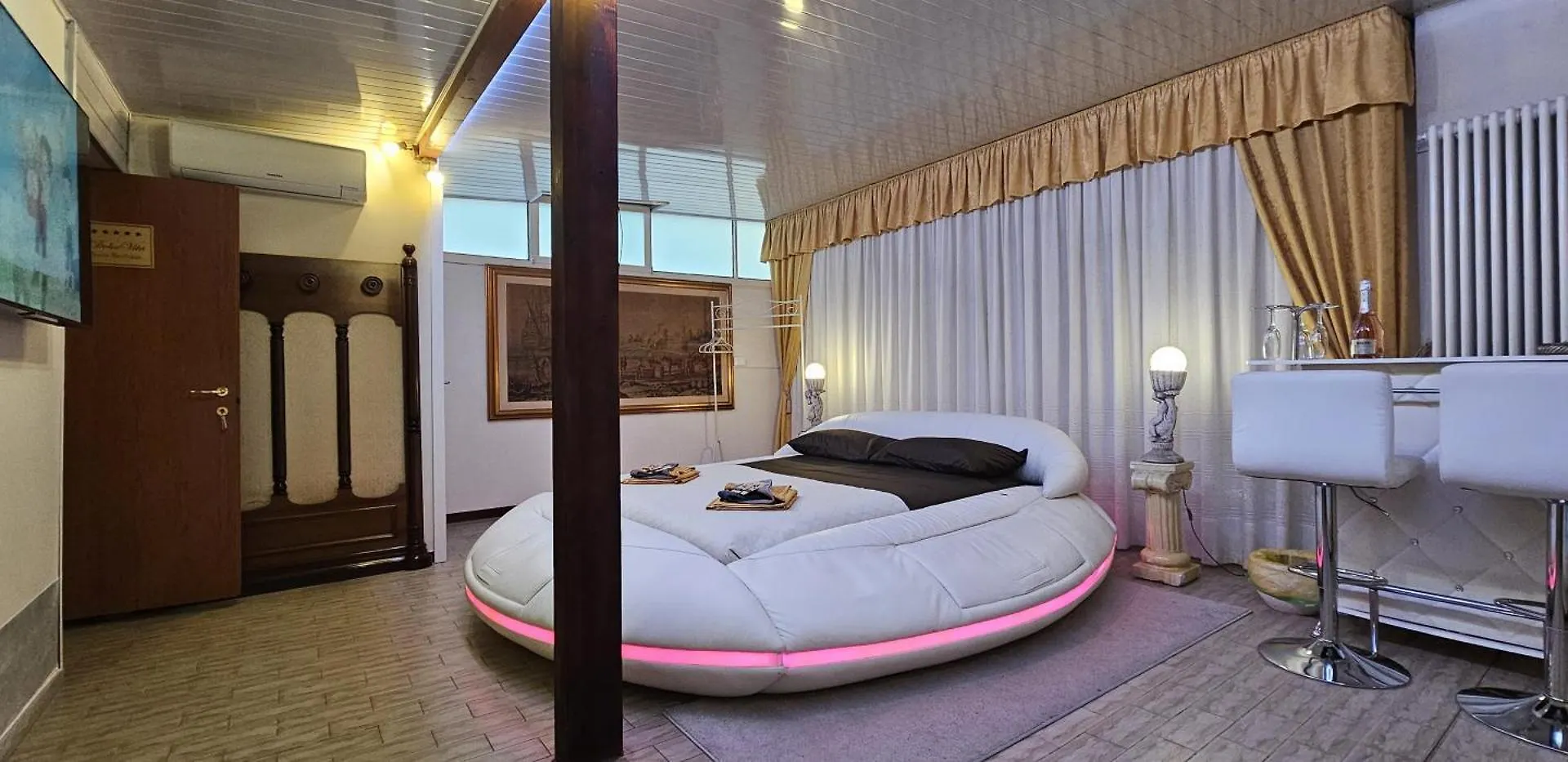 King Apartment And Suite بولونيا