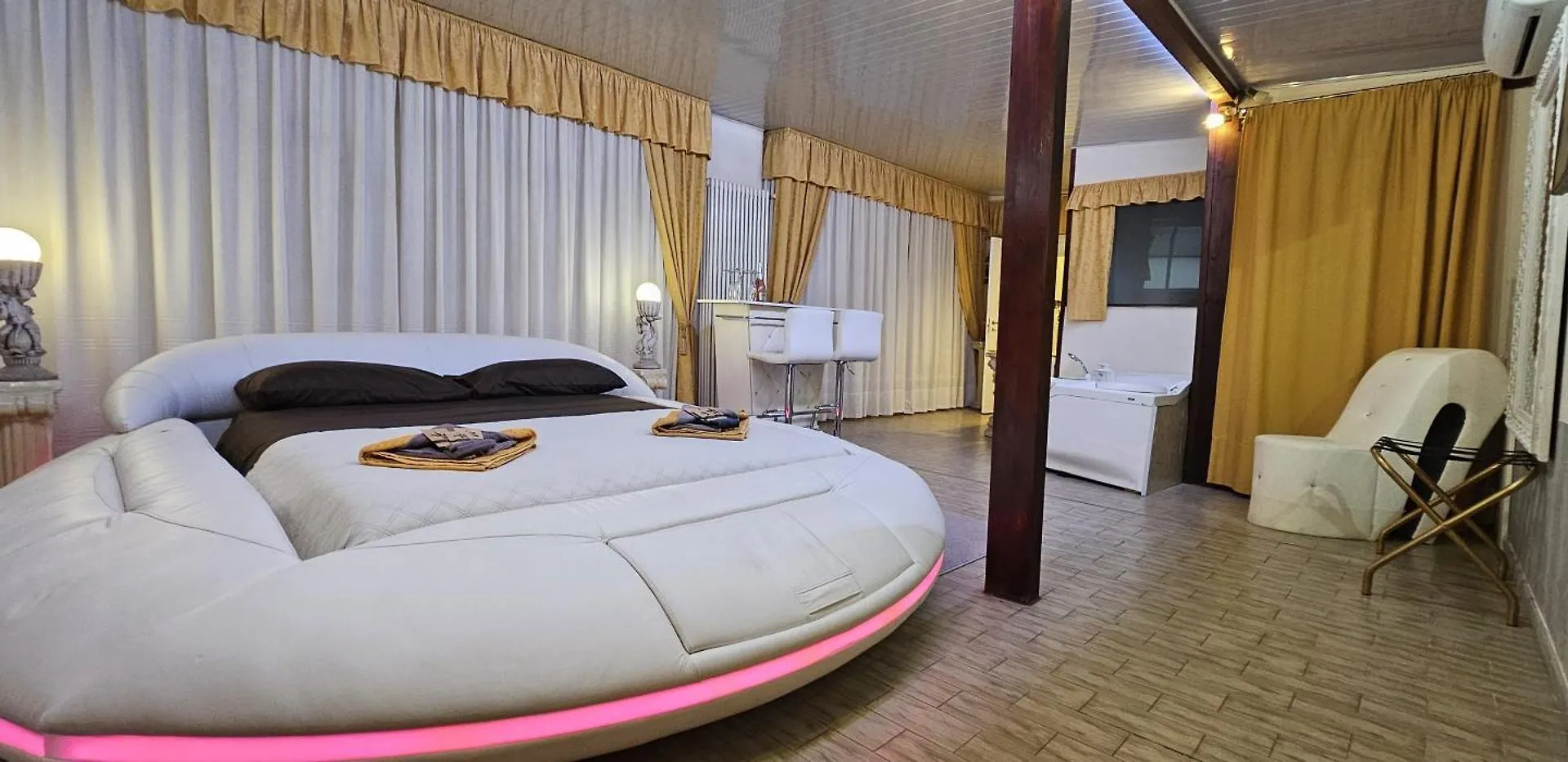 King Apartment And Suite بولونيا